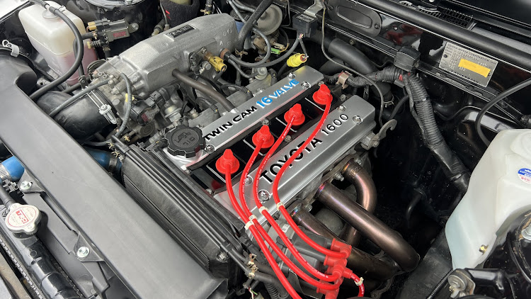 スプリンタートレノのエンドレスカフェ・ENDLESS 130 COLLECTION・車内扇風機・カムカバー塗装・仲間に感謝に関するカスタム事例の投稿画像5枚目