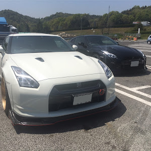 NISSAN GT-R