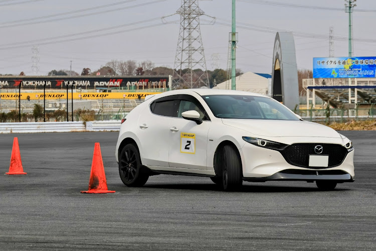 MAZDA3のオートテスト・モータースポーツに関するカスタム事例の投稿画像1枚目