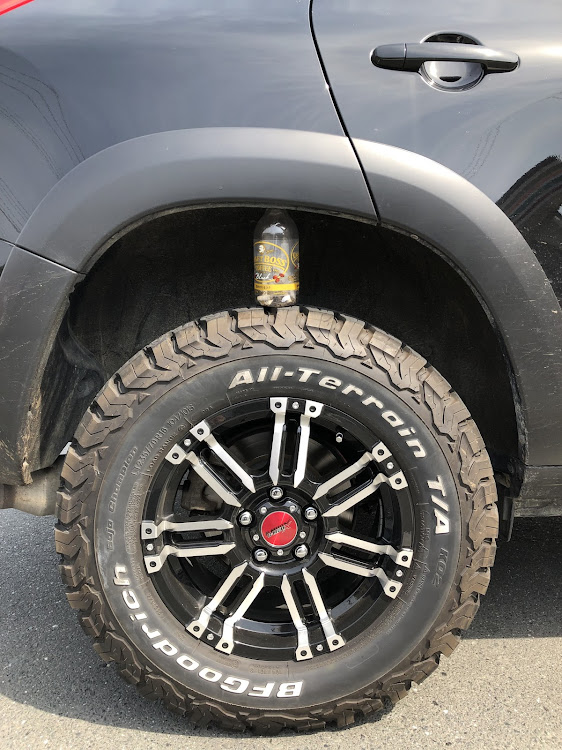 RAV4の川遊び・名港トリトン・リフトアップ・一眼レフに関するカスタム事例の投稿画像4枚目