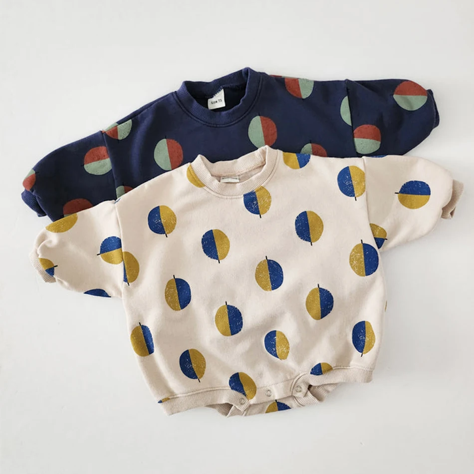 Macacão Moletom Infantil com Estampa de Balões Conforto e Estilo Para Crianças. Perfeito para Brincar e se Divertir. Roupa Ideal para o Dia a Dia.