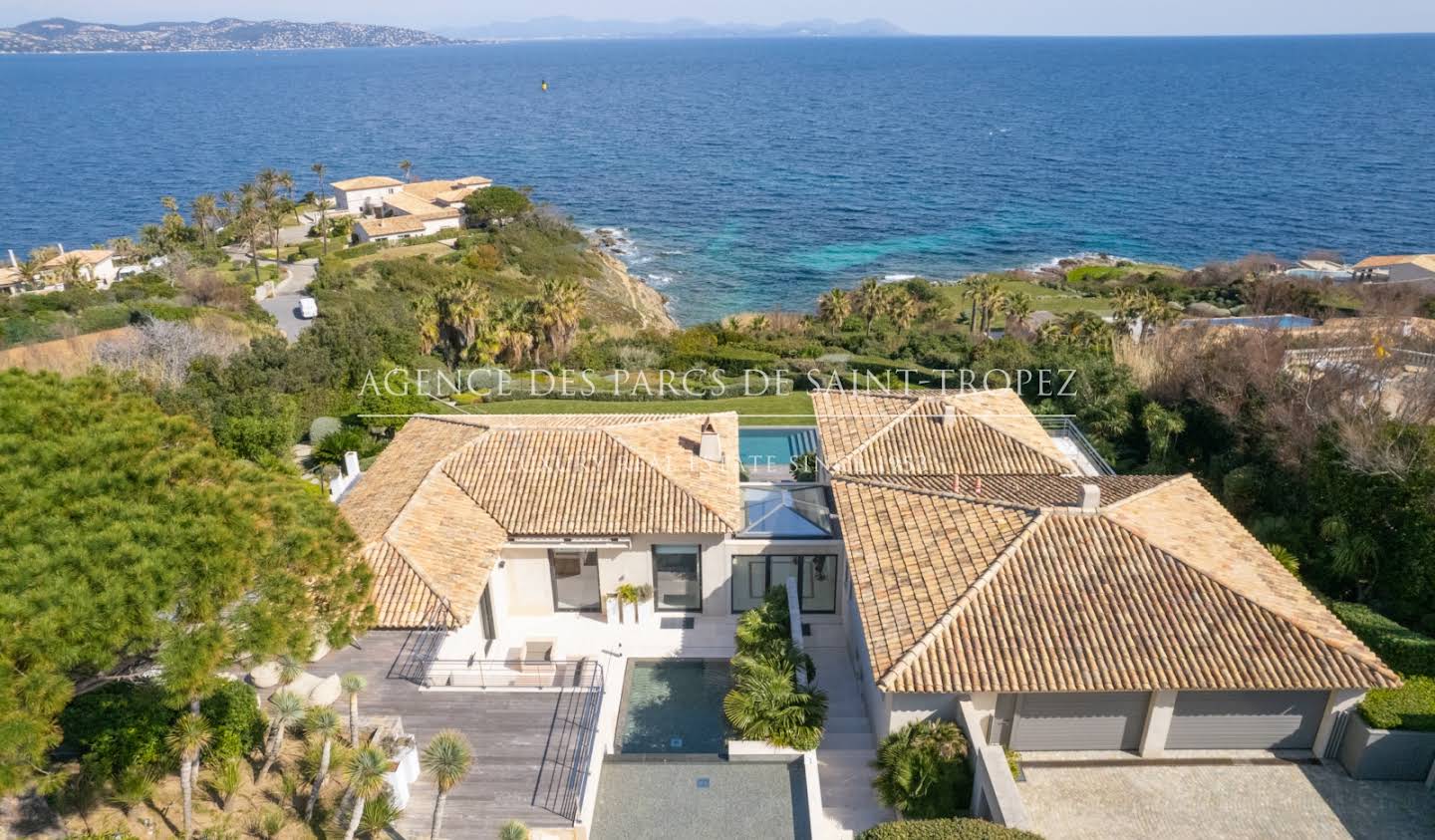 Propriété avec piscine en bord de mer Saint-Tropez