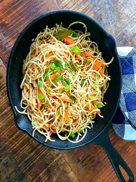 Veg Hakka Noodles