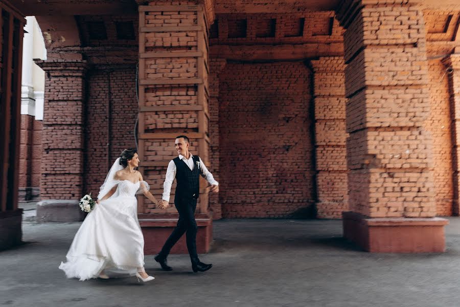 Fotógrafo de casamento Vladimir Latynnikov (lat-foto). Foto de 12 de abril 2023