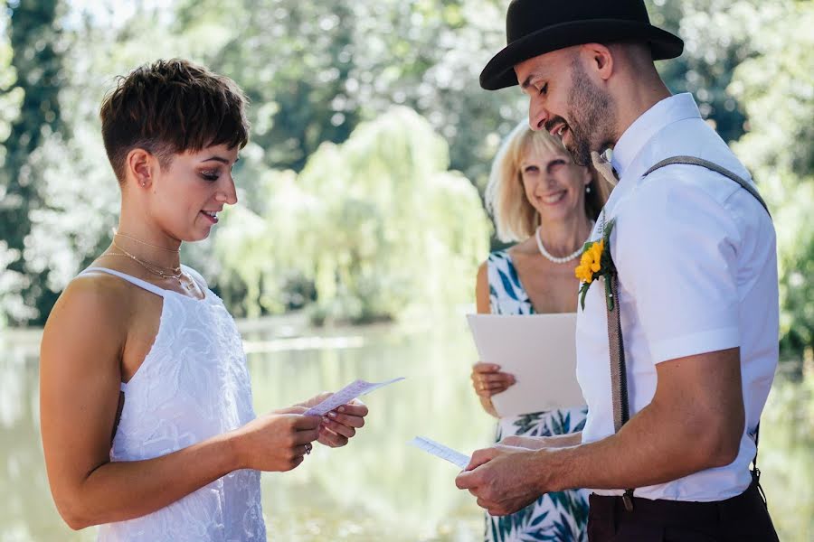 Fotógrafo de casamento Nicola Dawson (nicoladawsonph). Foto de 2 de julho 2019