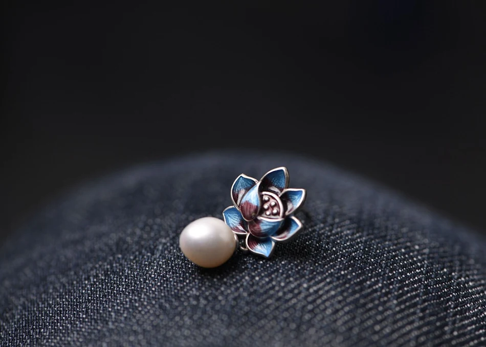 Srebrne minđuše S925 sa emajlom lotosa, ženske, tajlandski retro stil, biserni ukras. Jedinstven i elegantan dizajn.