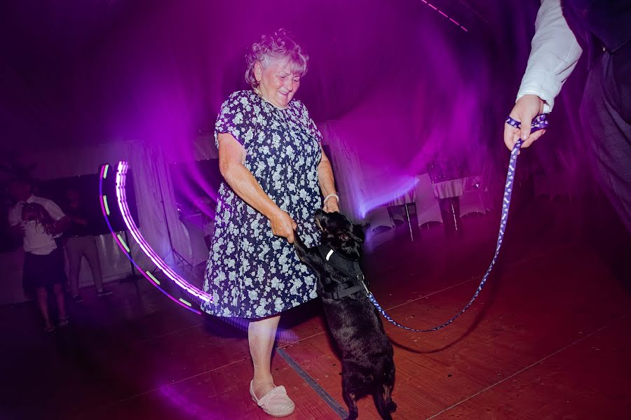 Fotógrafo de casamento Attila Ancsin (feherlovon). Foto de 27 de dezembro 2022