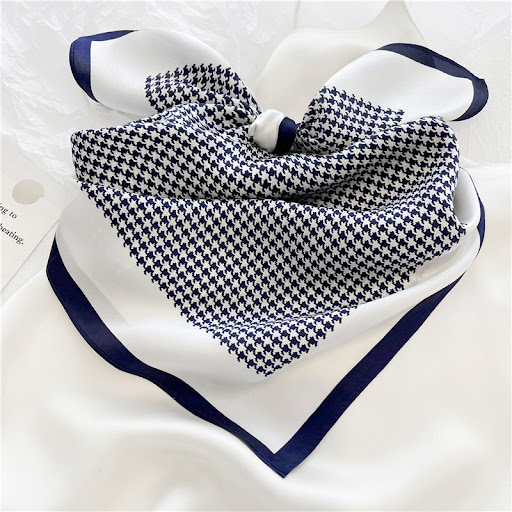 Title 11, Female Creative Retro Versatile Printed Scarf