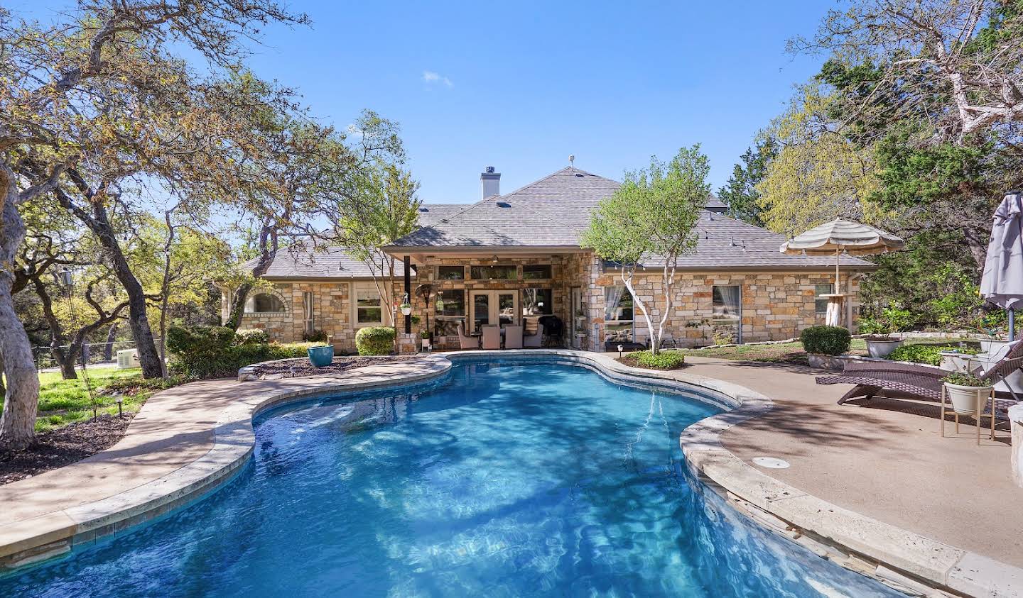 House with pool Dripping Springs