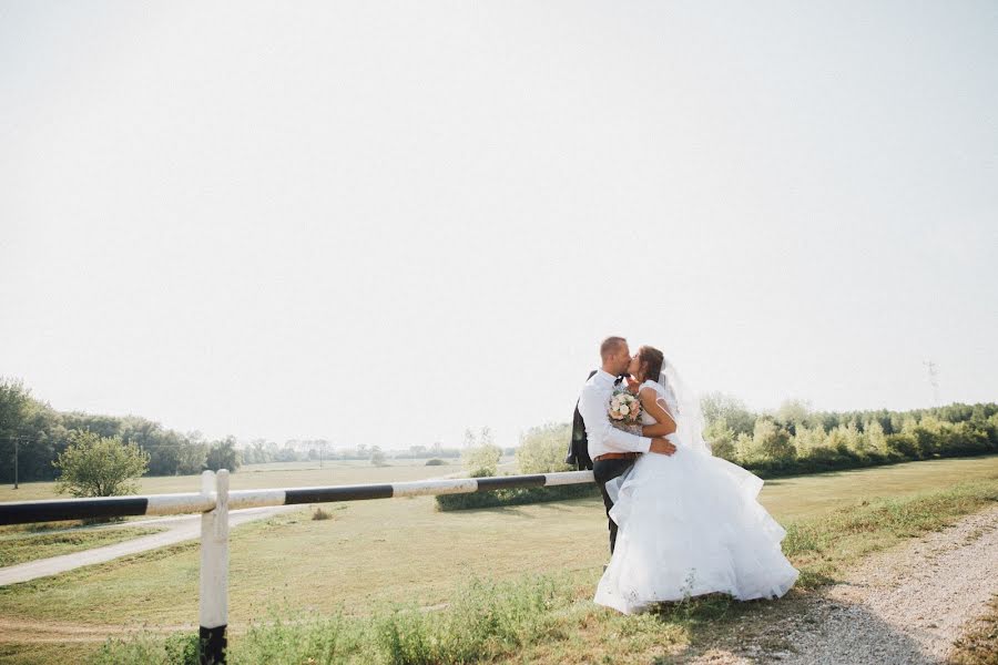 Fotógrafo de casamento Szabolcs Molnár (molnarszabolcs). Foto de 16 de abril 2020