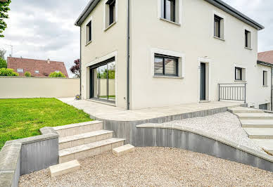 House with garden and terrace 3