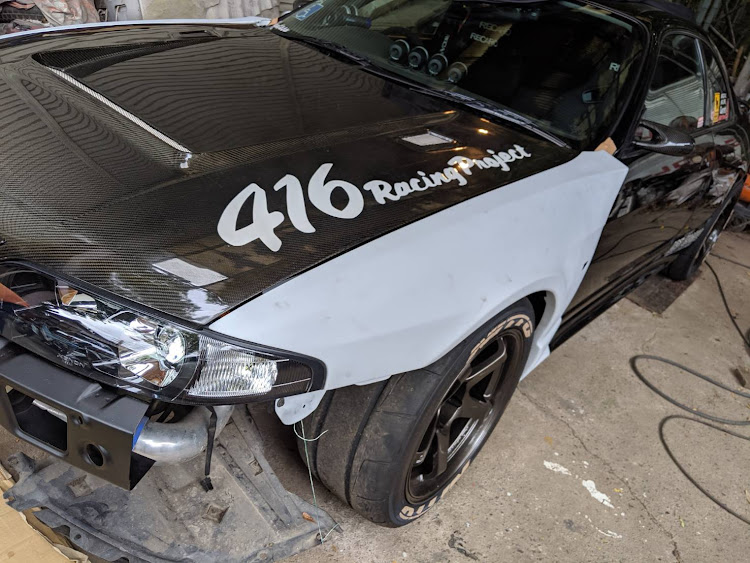 スカイライン GT-Rの鈑金塗装・ワイドフェンダー取り付けに関するカスタム事例の投稿画像2枚目