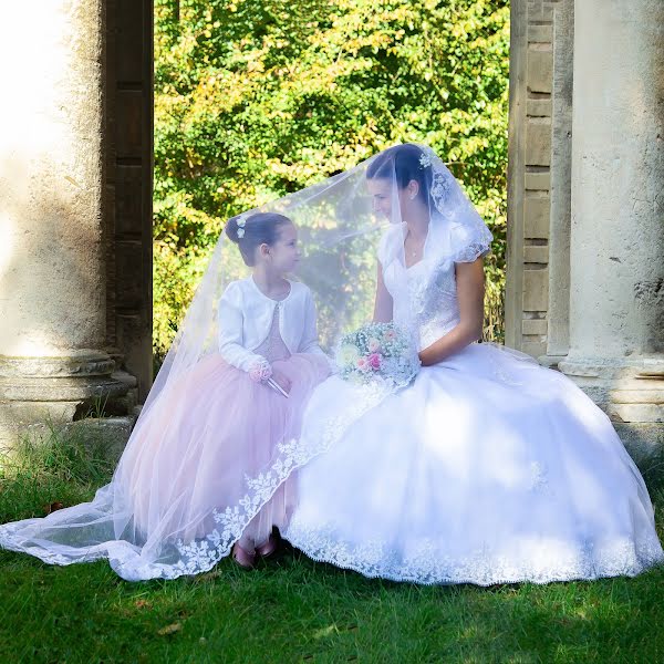 Fotógrafo de casamento Melinda Csörgőné Antal (antalmeli). Foto de 26 de março 2019