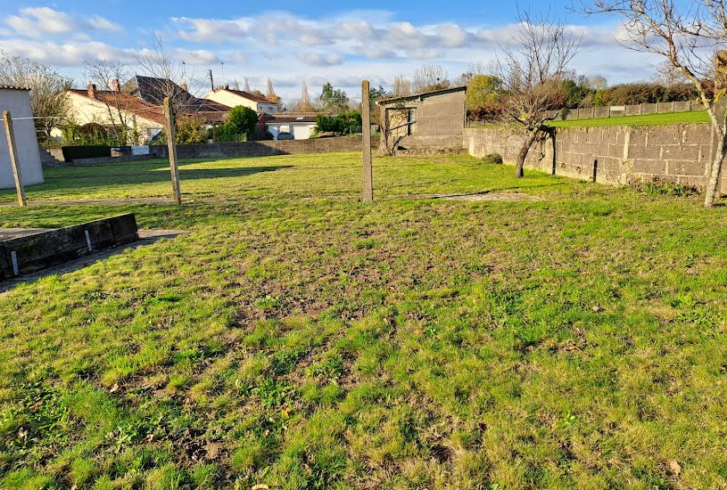  Vente Terrain à bâtir - 716m² à Les Herbiers (85500) 