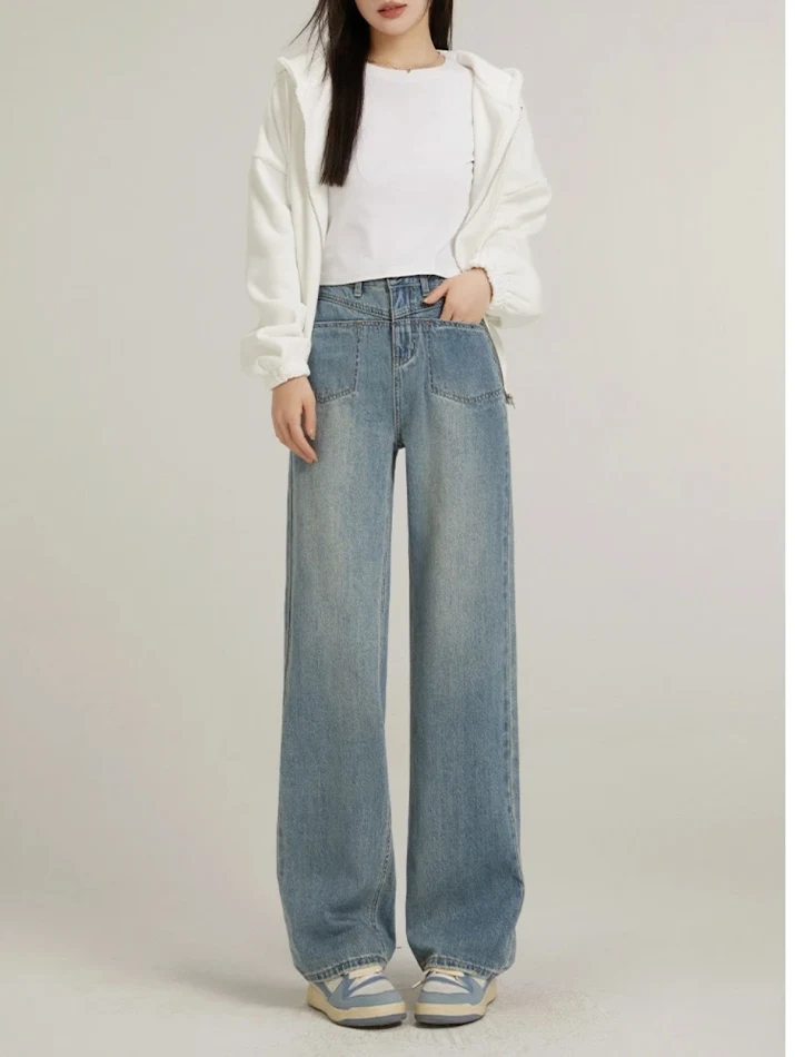 Kadınlar için kişiliğe sahip geniş paça kot pantolon, modern ve rahat bir görünüm için ideal. Tarzınızı yansıtan, her ortama uyum sağlayan bir seçim.
