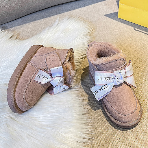 Title 9, Leather snow boots, warm and velvet lined, perf...