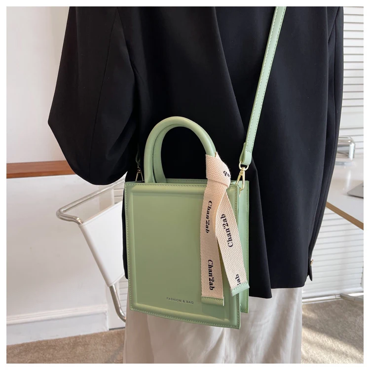 Title 12, Dames Messenger Bag Design High-End Mode Schoud...