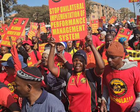 Samwu members marched to Tshwane House on Wednesday. The South African Local Government Bargaining Council has ordered the city to pay 2023/24 salary increases.