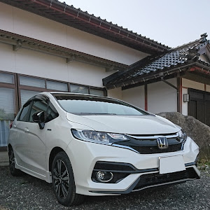 フィット GP5