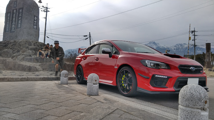 WRX STIのSTI・WRX STI・赤い車・子育て真っ最中に関するカスタム事例の投稿画像2枚目