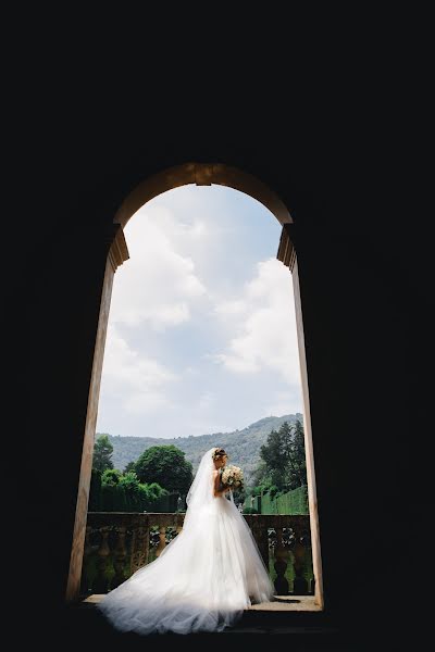 Fotografo di matrimoni Vitalik Gandrabur (ferrerov). Foto del 24 novembre 2017