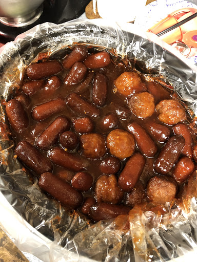 Slow cooker meatballs and little smokies with homemade barbecue sauce 