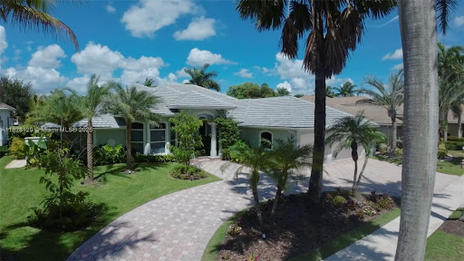 Maison avec piscine et jardin 3