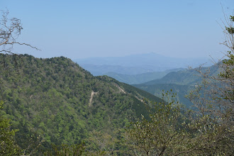 遠くに恵那山