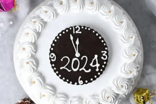 White 0 Clock Vanilla Cake