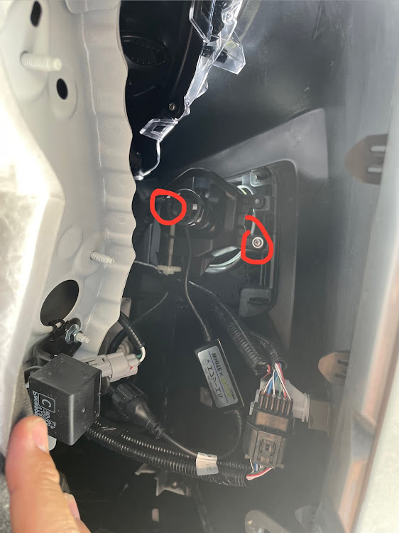 RAV4のRAV4オフロードパッケージ・LEDフォグランプ交換・fclカラーチェンジバルブ・RAV4乗りさんと繋がりたい・DIYに関するカスタム事例の投稿画像4枚目