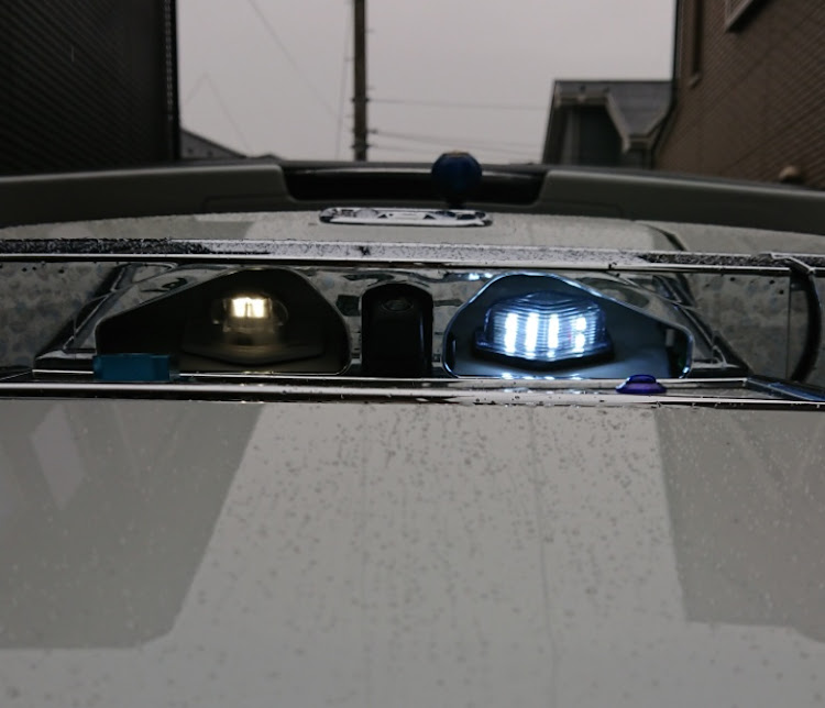 ステップワゴンスパーダのごくろうさん・カリオストロの城・メルカリ製・アクシスパーツ・8000kナンバー灯に関するカスタム事例の投稿画像3枚目