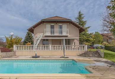 House with pool and terrace 2