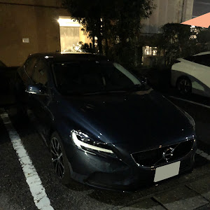 V40