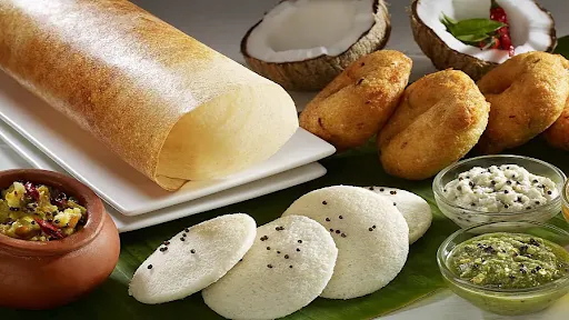 South Indian Platter ( Idli,vada, Dosa)