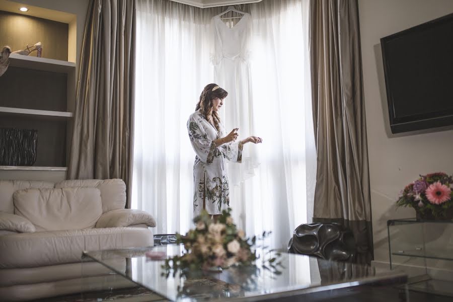 Fotografo di matrimoni Javier Olid (javierolid). Foto del 10 luglio 2019