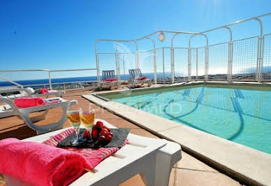 Appartement avec terrasse et piscine 3