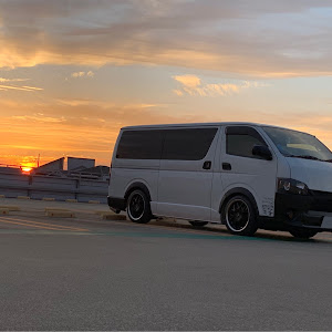 ハイエースバン GDH201V