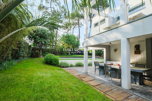 House with pool and terrace 1