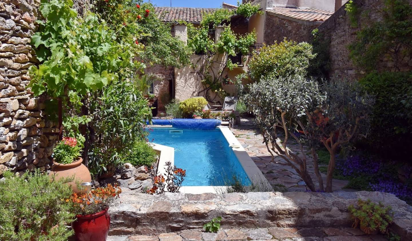 Maison avec piscine et terrasse Faugeres