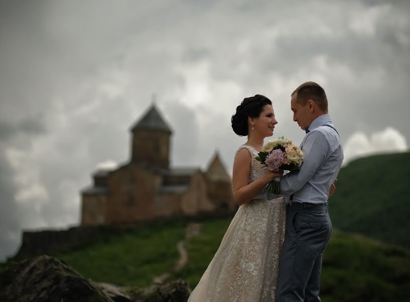 Wedding photographer Yuriy Akopov (danisyfer). Photo of 20 June 2019