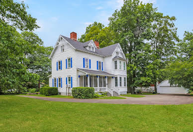 Farmhouse with garden 2