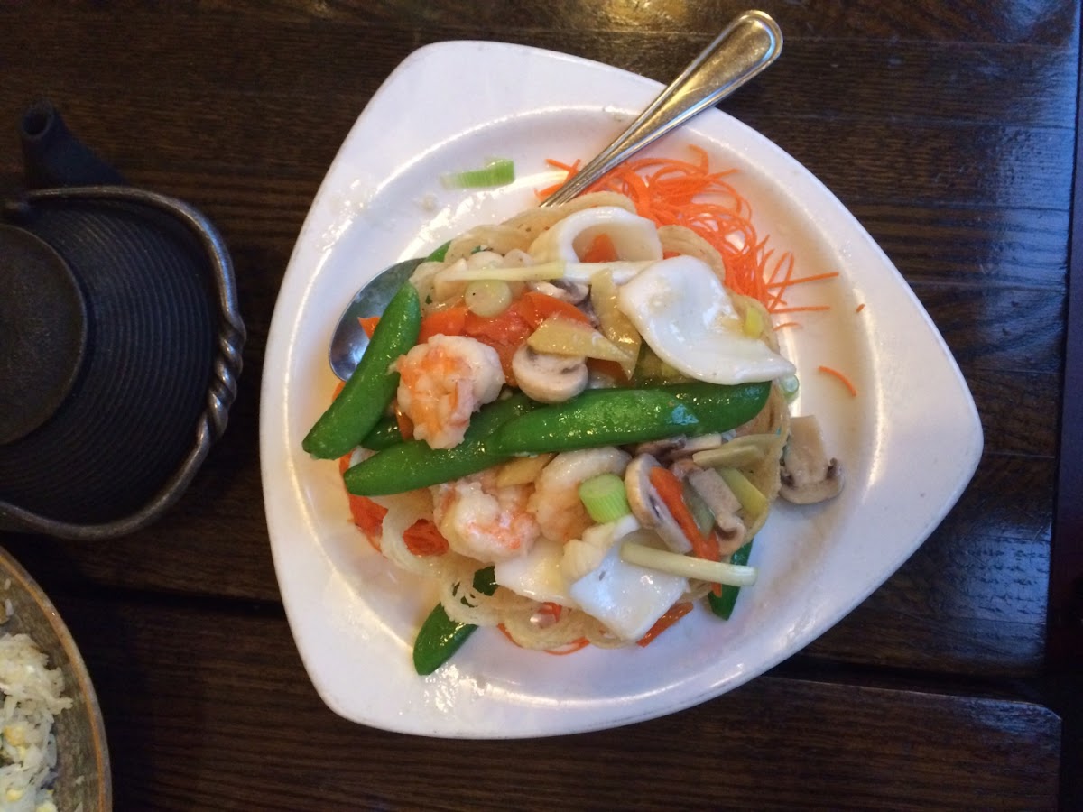 Shrimp, scallops and calamari in Bird Nest. GF and extraordinary! Photo by Cg.