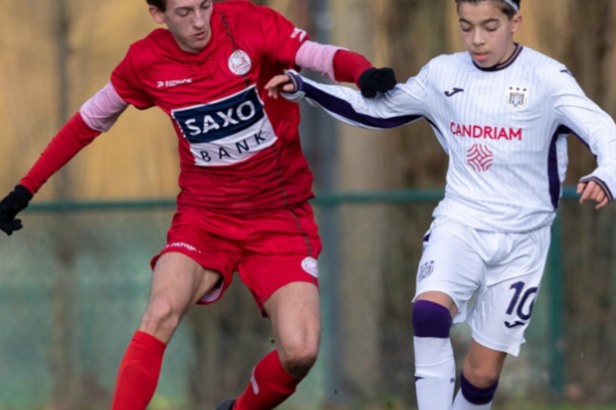 Rayane Bounida a fait ses débuts avec les U17 de l'Ajax