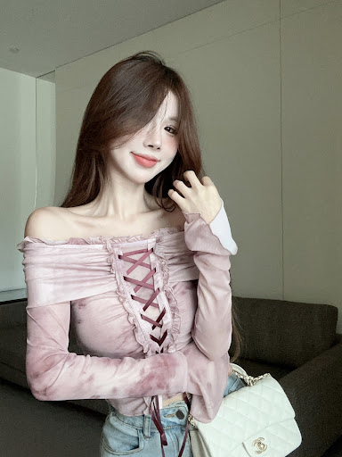 Title 7, Womens Short Tied Long Sleeves Top