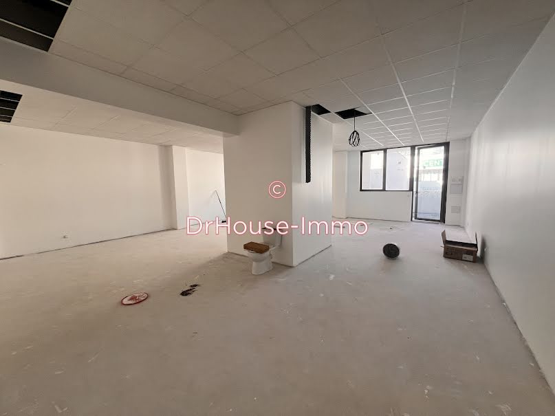 Vente locaux professionnels 1 pièce 80 m² à Serris (77700), 200 000 €