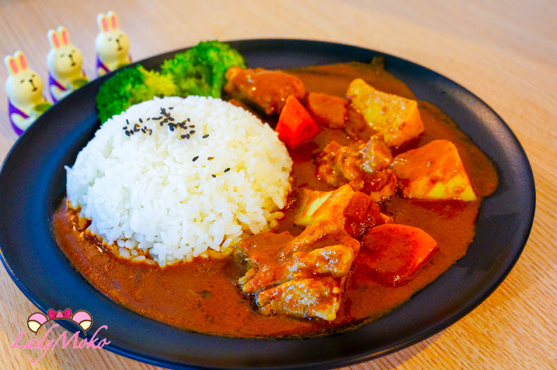 巧克力專賣店竟然也有咖哩飯!紅酒融心巧克力蛋糕更推薦, 品黑