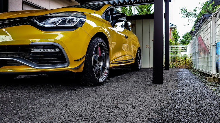ルーテシアのR.S. Performance・カナード取り付け・適当DIY・シャープマスク・ヘッドライト交換に関するカスタム事例の投稿画像3枚目