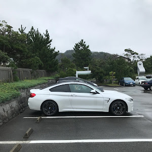 M4 クーペ