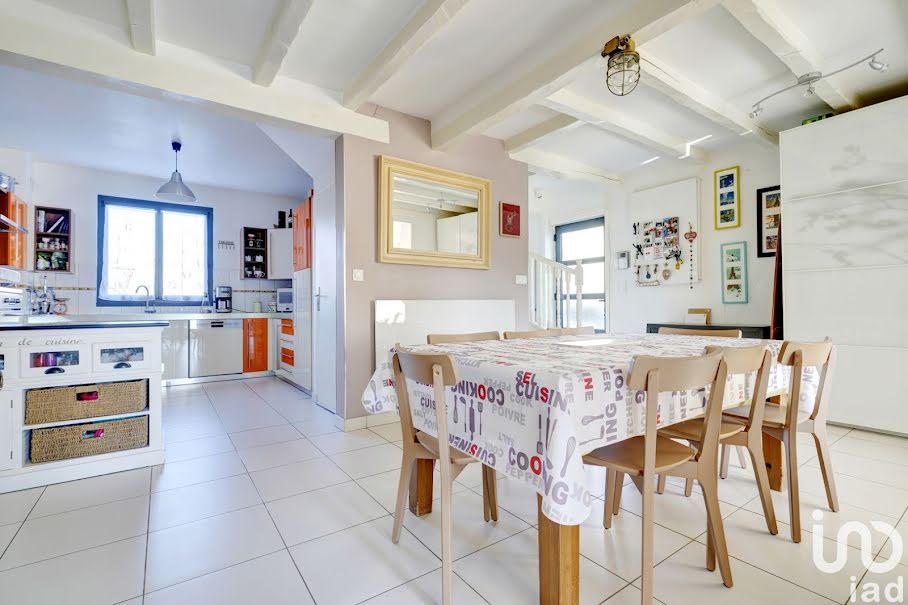 Vente maison 7 pièces 145 m² à Combs-la-Ville (77380), 395 000 €