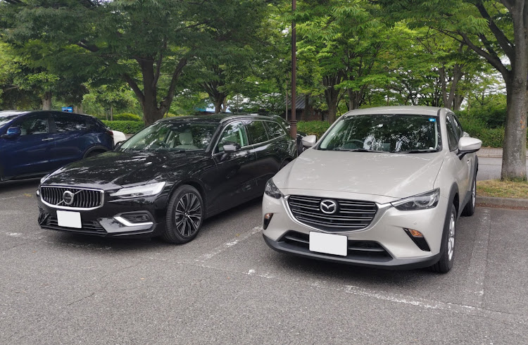 CX-3のボルボ V60・新車納車・箱替え・2ショット・山形土産に関するカスタム事例の投稿画像1枚目